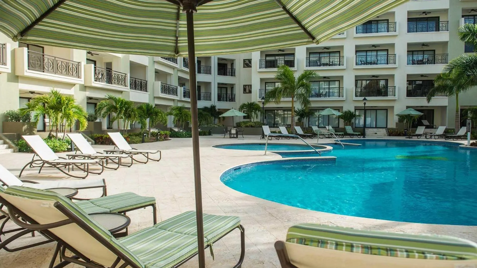 Pc406 - Pool View - 1 Bedroom Perfect For A Couple - Close To Palm Beach - 1Br